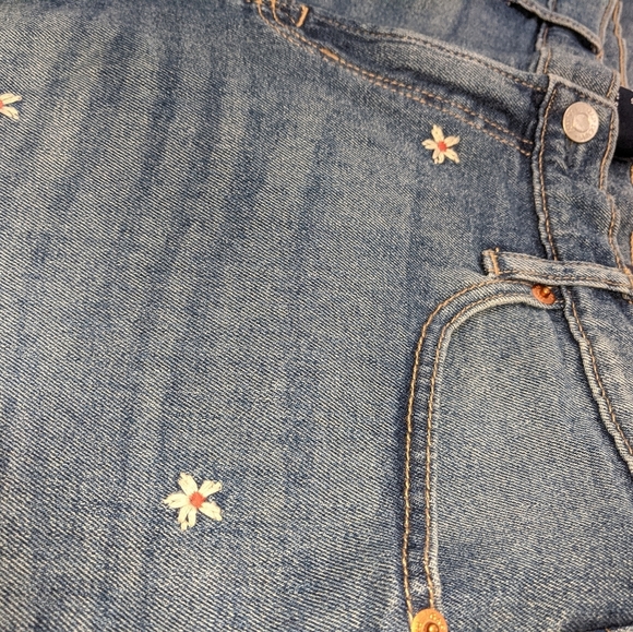 🆕🌿GAP JEAN SHORTS🌿 - Picture 4 of 4